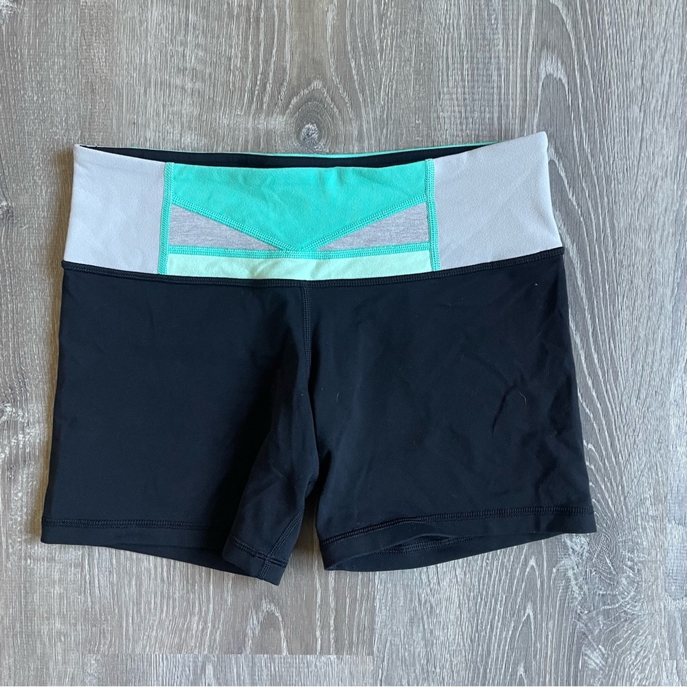 Lululemon Boogie Shorts Reversible Size 6